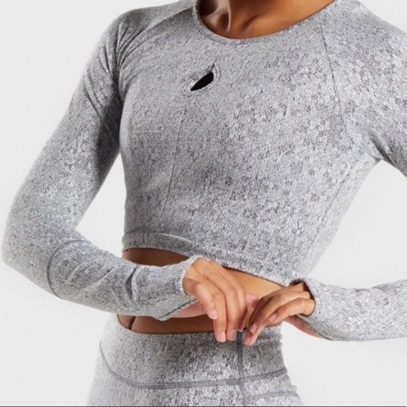 Gym Shark Knit Top with thumb holes - Picture 2 of 6